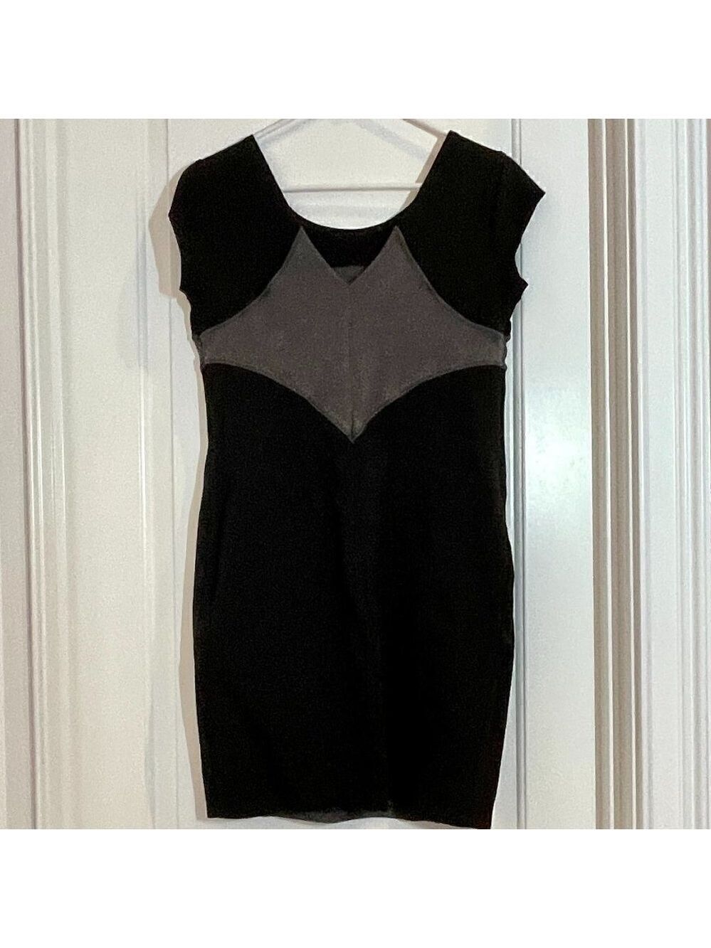 Athleta Black and Grey Casual Dress, size medium - Picture 3 of 14
